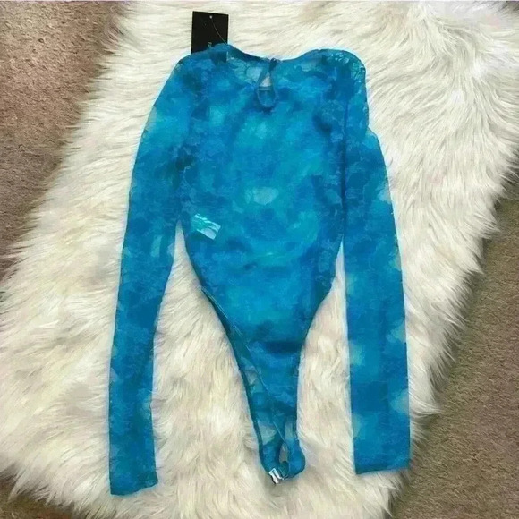 Fashion Nova Out In The Spotlight Blue Lace Bodysuit XS NWT - Picture 10 of 10